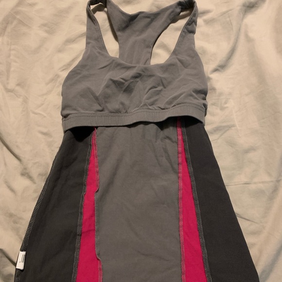 Tank Top, Workout with built in bra. Size small - Picture 2 of 3